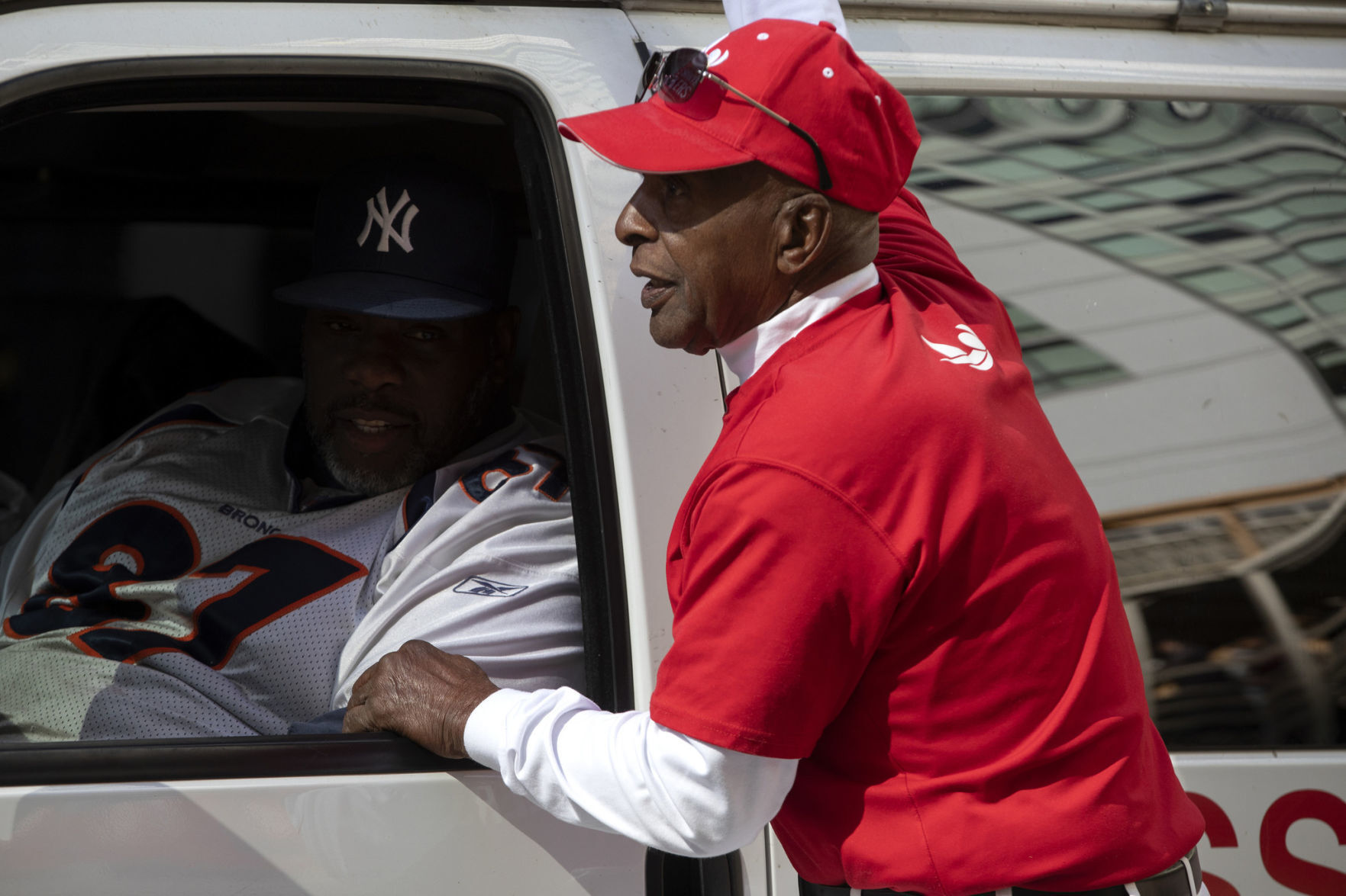 LIFE-CHICAGO’S-OWN-JESSE-WHITE-TUMBLERS-1-TB.jpg